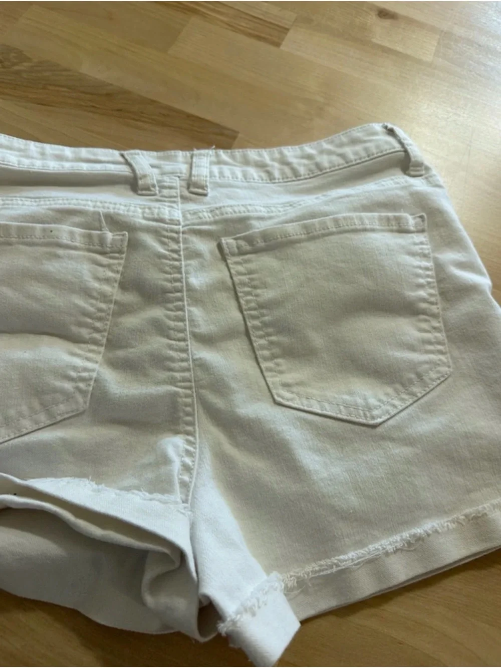Vanilla Star White Distressed Cuffed Denim Shorts Size 5